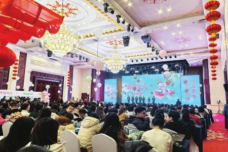 400400余名单身青年齐聚一堂余名单身青年齐聚一堂