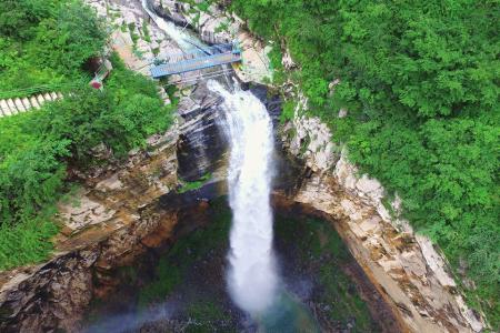 天脊龙瀑 本版图片均为资料图片