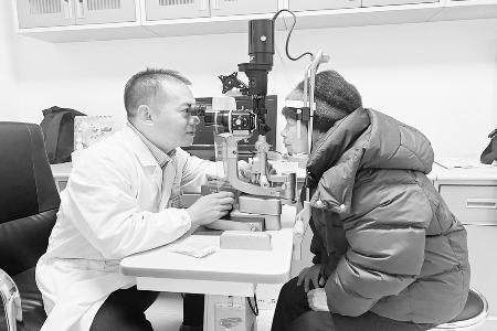 这名“光明守护者”用行动诠释了责任担当