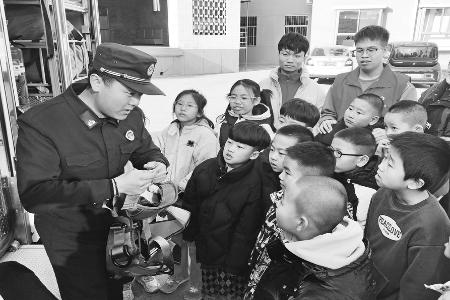 特色课程丰富学生假期生活 图片由团阳泉市委提供