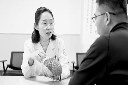 李润芝在平凡岗位书写医者担当