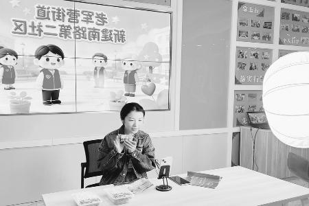 倾听民声、化解民忧。 图片由受访者提供