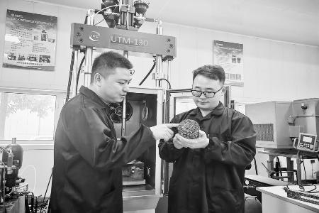 深耕施工一线 图片由受访者提供