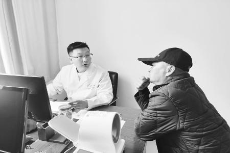 田玉龙把优质医疗服务送到群众身边 图片由受访者提供