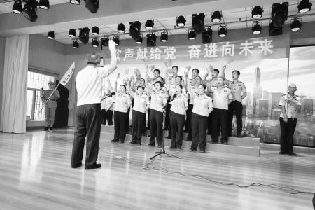 民警唱出对党和祖国的赤诚之心