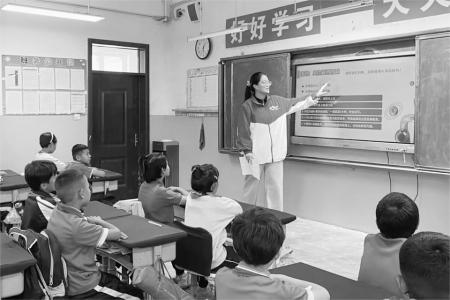 以青春为笔，以汗水为墨。 图片由受访者提供