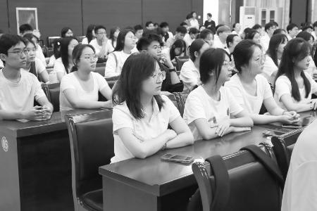 搭平台助力实习，观摩研学汇聚动能。