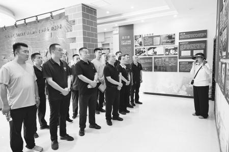 15名在职退役军人走进革命旧址汲取红色力量
