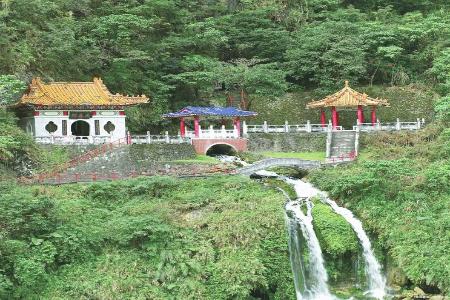 凤凰山温泉康养小镇
