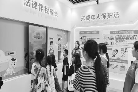 法律伴我成长 图片由团万荣县委提供