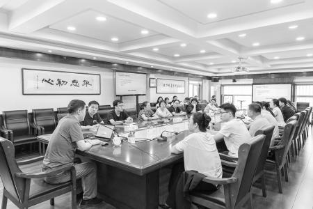 健康科普讲座进机关 本报记者 王钰钦 摄
