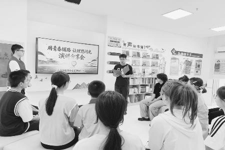 以书香伴学 本报记者 孟存田 摄