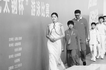以热忱服务彰显青春底色