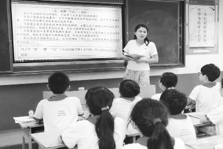 用爱点亮学生心灯 图片由受访者提供