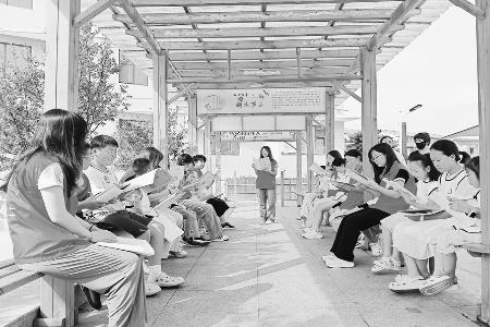 公益托管服务送到群众家门口 图片由“共青团·伙伴计划”实施社区提供