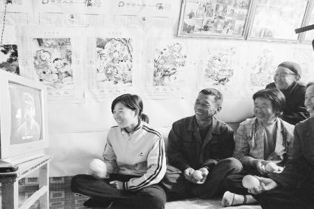 山庄窝铺群众喜迎光明
